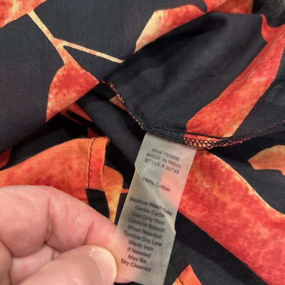 Soft Surroundings Floral‎ Hibiscus Black Embroidered Pintuck Tunic Top L Light - Picture 9 of 9